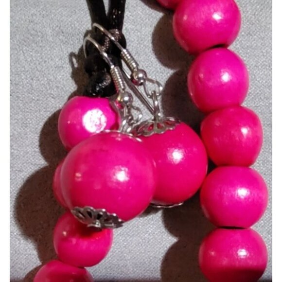 Hot Pink Beaded Necklace & Earrings Set - Picture 3 of 4